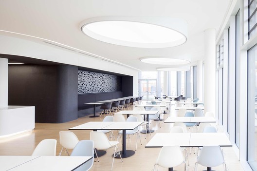 DZNE German Center for Neurodegenerative Diseases  / wulf architekten - Image 6 of 31