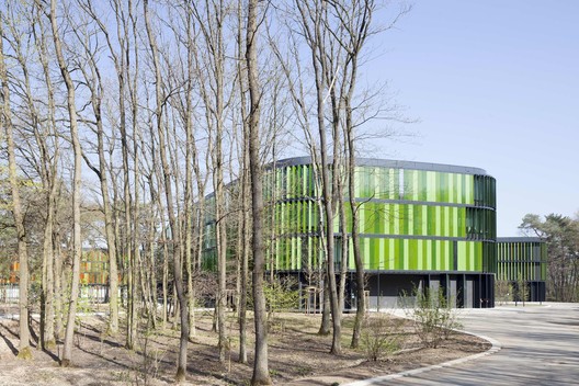 DZNE German Center for Neurodegenerative Diseases  / wulf architekten - Image 2 of 31