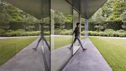 二“实”一“虚”的 X 住宅 / Barcode Architects