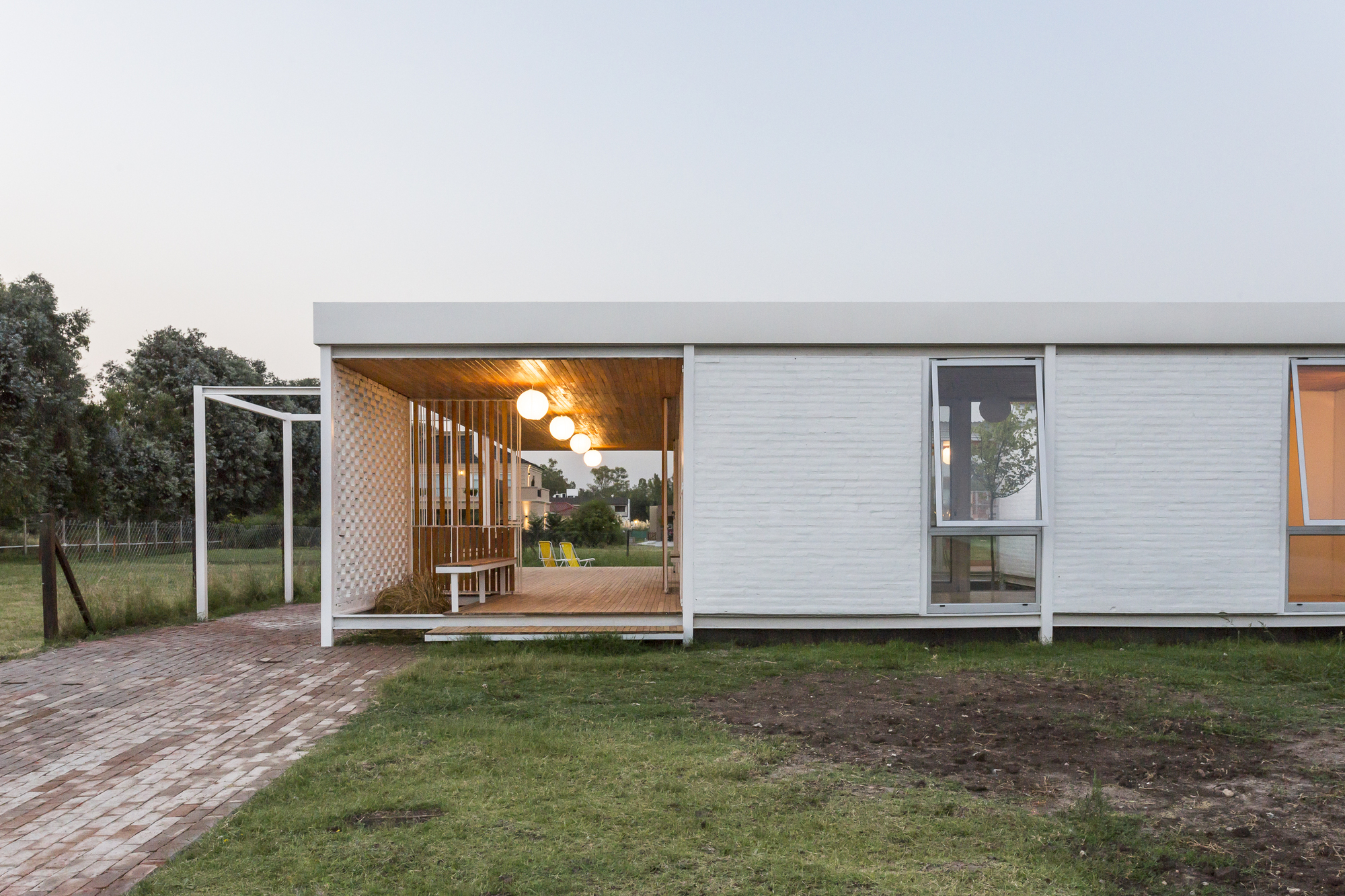 Gallery of Canning House / Estudio Borrachia 22