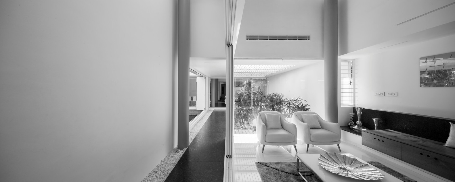 Gallery of The Floating Parasol House / LIJO.RENY.architects - 24