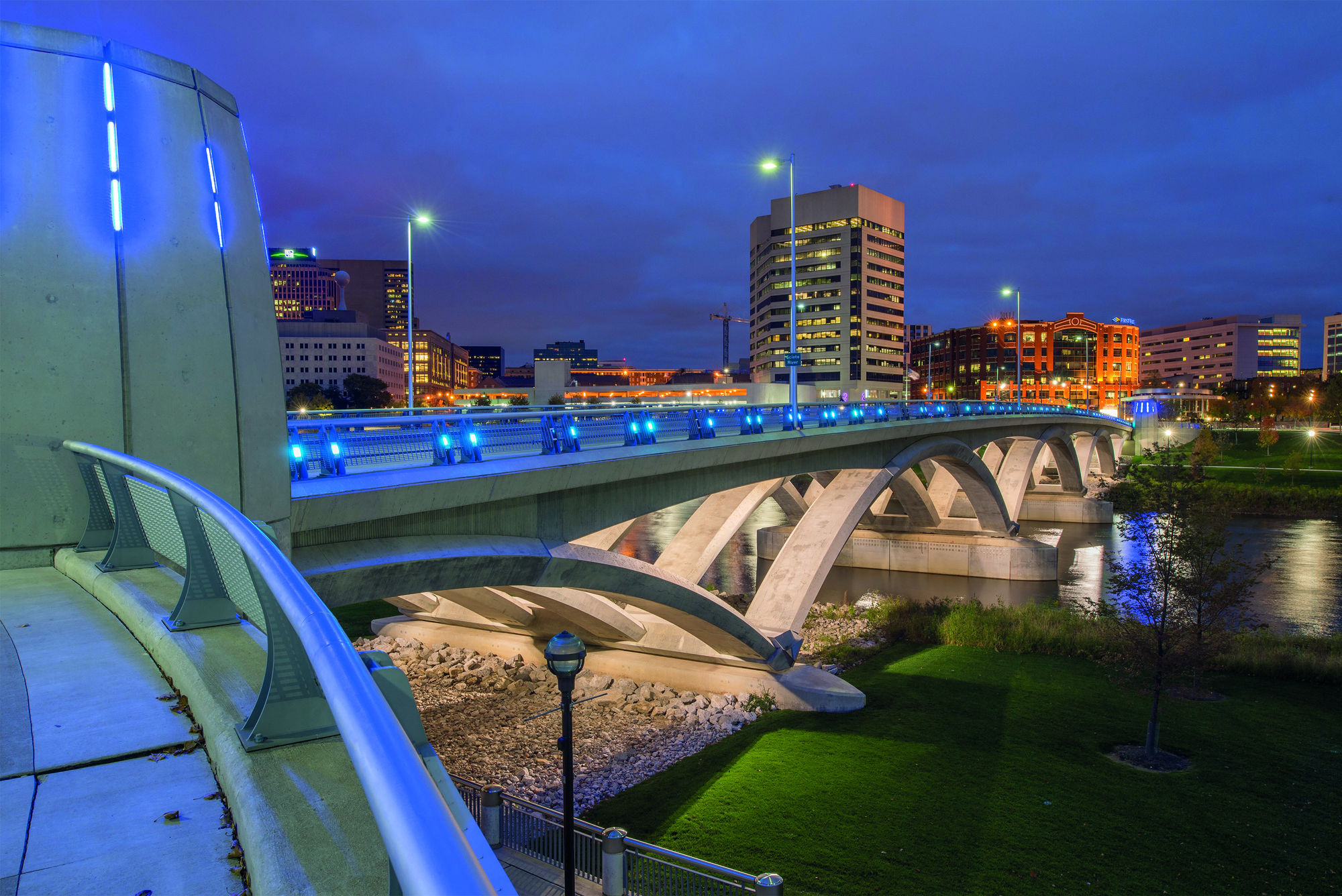 Gallery of How Bridges Evolved Into Signifiers of Urban Identity 14