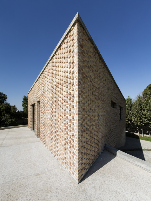 [GOL]KHANEH House / SHABOFFICE - Brick, Facade