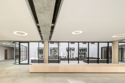 Hostal CHAI Youth / Antonio Virga architecte - Imagen 6 de 22