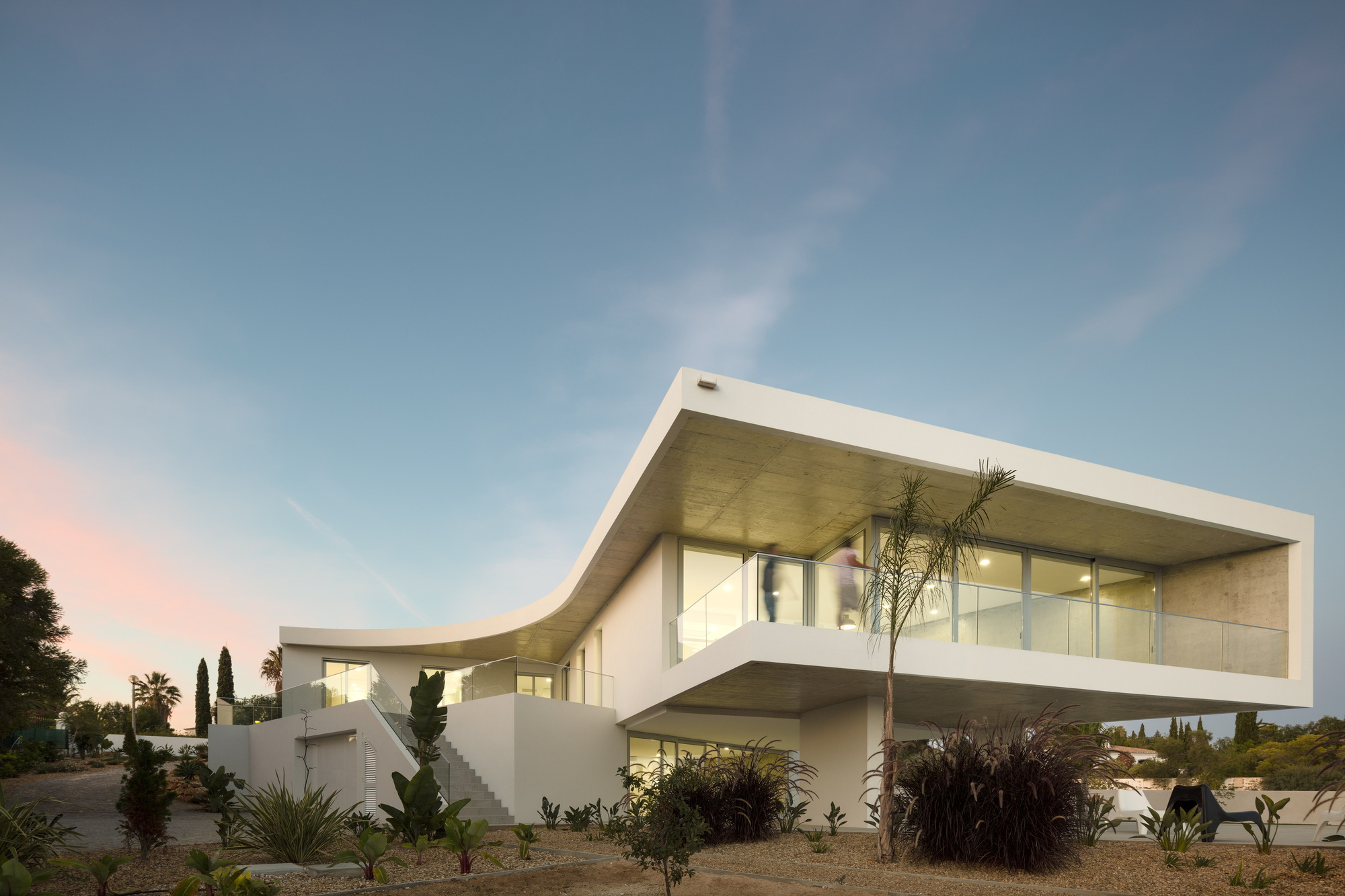 Парк отель мечта орел шатер. Павильон саккэи. Современные павильоны архитектура. Голландия архитектура спортсооружения. Архитектура павильон кафе норвегия.