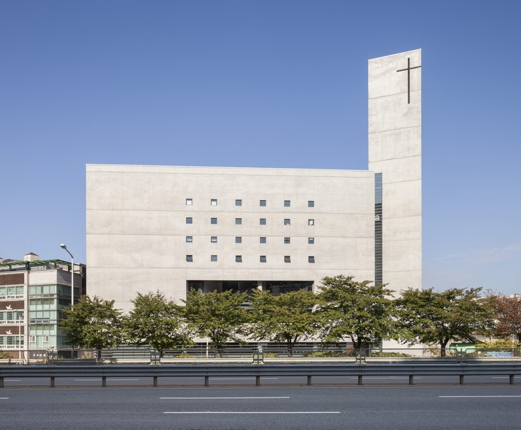 Erum Church  / Lee Eunseok + Atelier KOMA - Facade, Windows