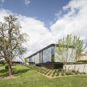 H-Shaped House with Office / sam architects - Exterior Photography