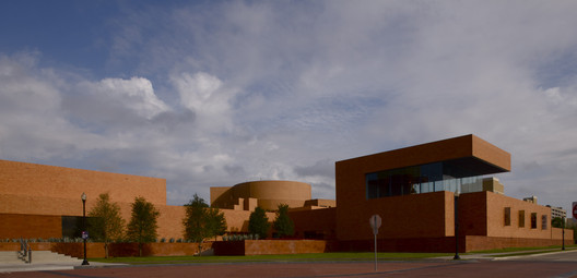 Fort Worth Museum of Science and History / LEGORRETA Fort Worth Museum of Science and History / LEGORRETA - Image 10 of 29