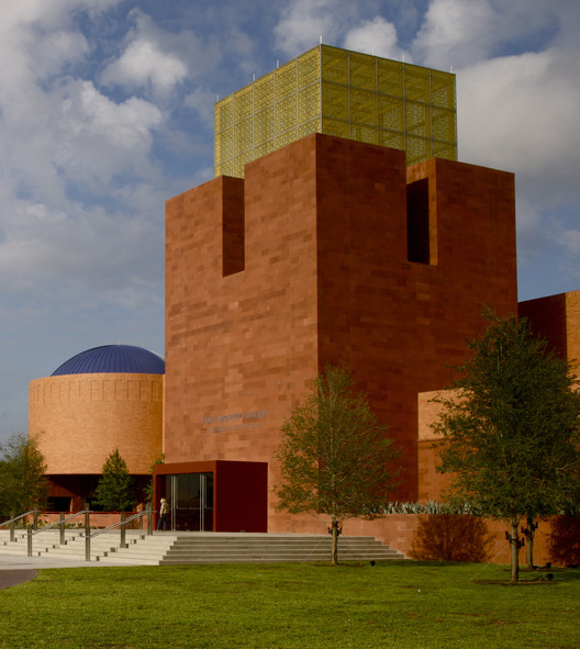 Fort Worth Museum of Science and History / LEGORRETA - Image 9 of 29