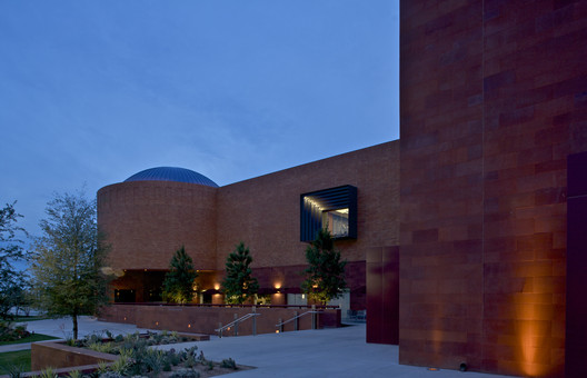 Fort Worth Museum of Science and History / LEGORRETA Fort Worth Museum of Science and History / LEGORRETA - Image 16 of 29