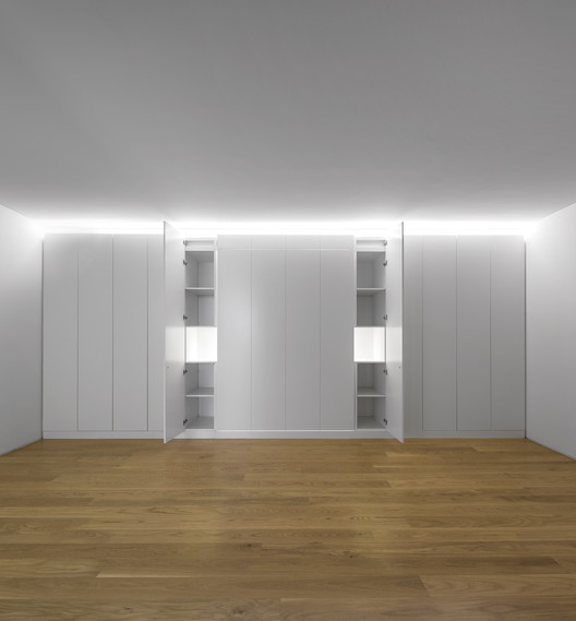 Mobiliários projetados por arquitetos portugueses - Imagem 20 de 93