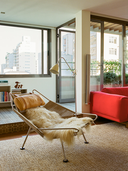 Apartamento Lobo  / SAO Arquitetura - Cadeira, Dormitório