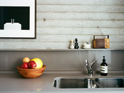 Apartamento Lobo  / SAO Arquitetura - Bancada, Pia, Janela, Cozinha