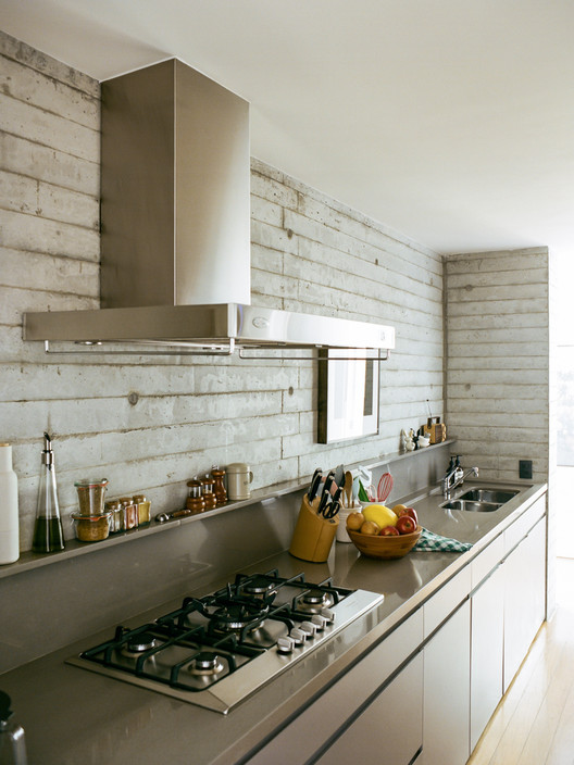 Apartamento Lobo  / SAO Arquitetura - Bancada, Cozinha