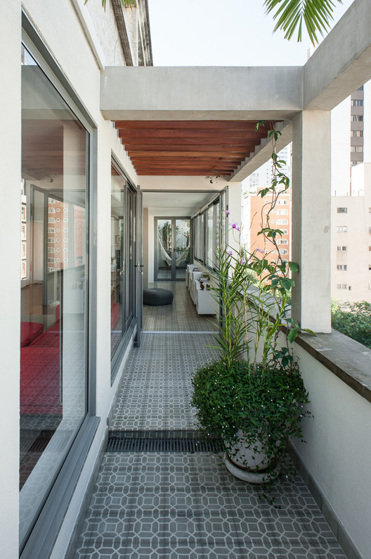 Apartamento Lobo  / SAO Arquitetura - Fachada, Janela, Pilar, Aido