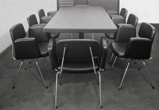 Mobiliários projetados por arquitetos portugueses - Imagem 54 de 93