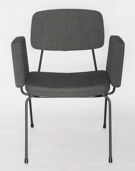 Mobiliários projetados por arquitetos portugueses - Imagem 55 de 93