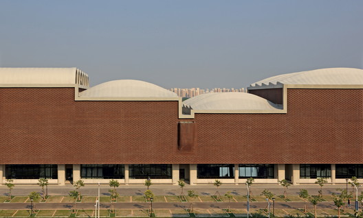 Gymnasium of New Campus of Tianjin University / Atelier Li Xinggang Gymnasium of New Campus of Tianjin University / Atelier Li Xinggang - Image 11 of 29