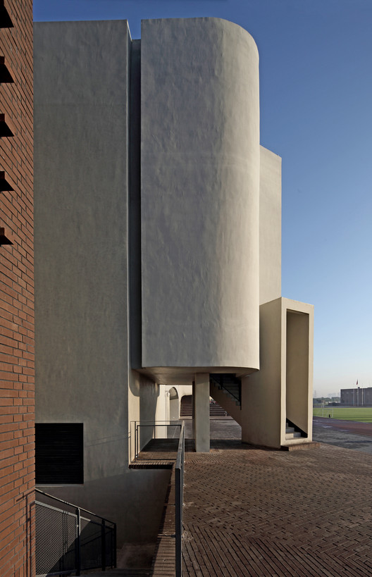 Gymnasium of New Campus of Tianjin University / Atelier Li Xinggang Gymnasium of New Campus of Tianjin University / Atelier Li Xinggang - Image 12 of 29