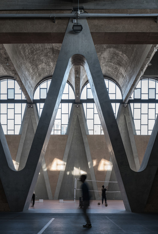 Gymnasium of New Campus of Tianjin University / Atelier Li Xinggang Gymnasium of New Campus of Tianjin University / Atelier Li Xinggang - Image 3 of 29