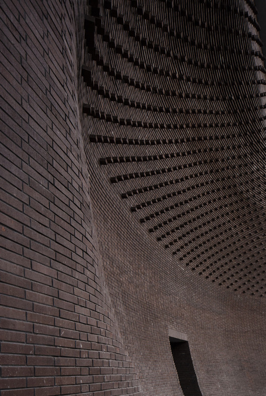 Gymnasium of New Campus of Tianjin University / Atelier Li Xinggang Gymnasium of New Campus of Tianjin University / Atelier Li Xinggang - Image 16 of 29