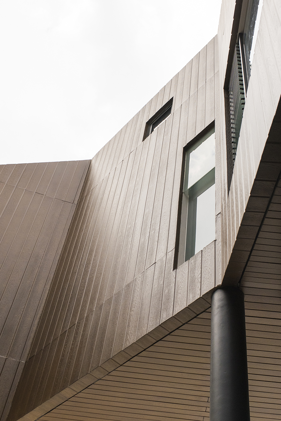 Gallery of Skewed House / Atelier Riri - 16