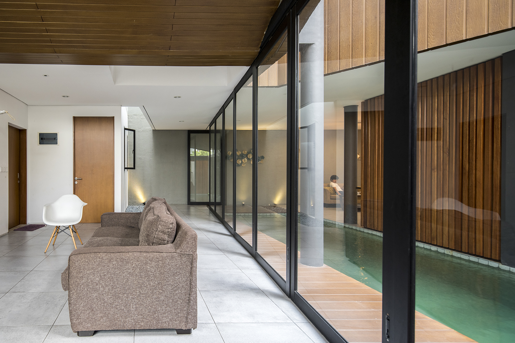 Gallery of Skewed House / Atelier Riri - 23