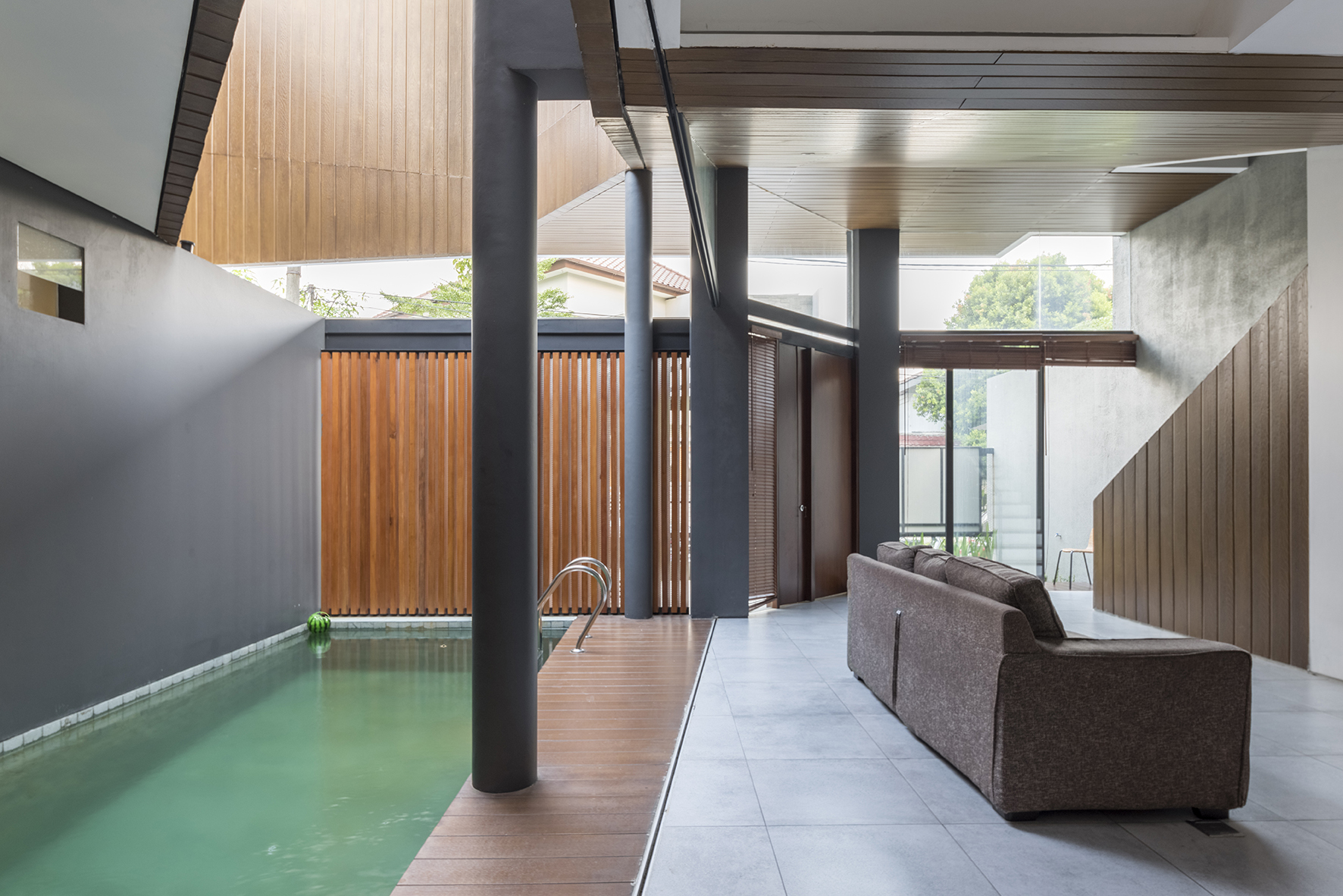 Gallery of Skewed House / Atelier Riri - 24