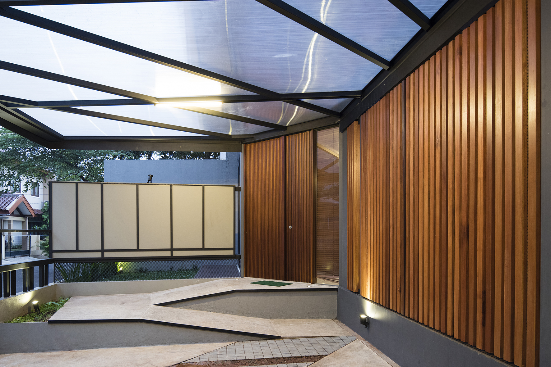 Gallery of Skewed House / Atelier Riri - 5