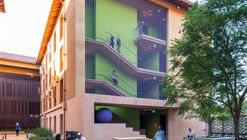 Residencias Highland Hall Universidad de Stanford / LEGORRETA