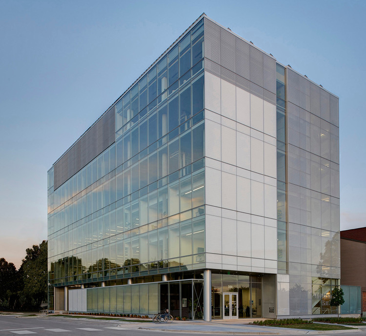 One Place at Riverfront Crossings / Neumann Monson Architects - More Images