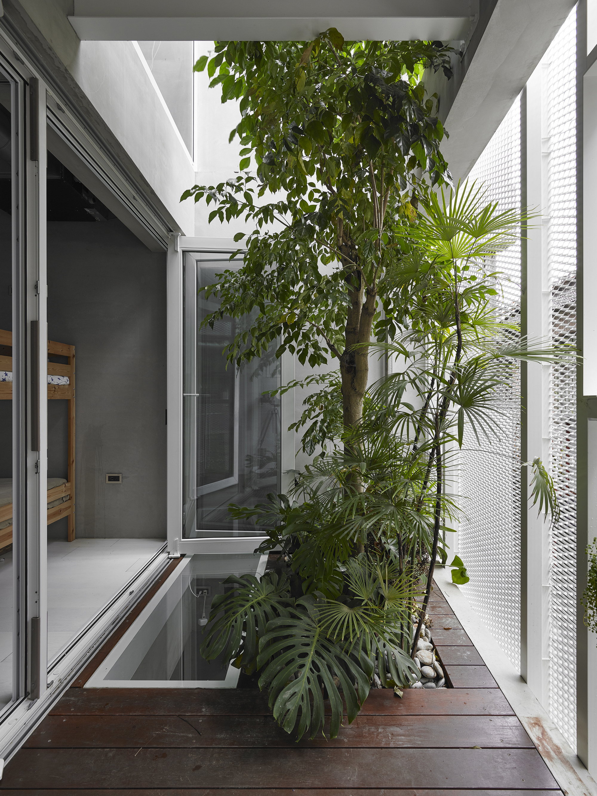 Kc Design Gallery of House W / KC Design Studio - 20