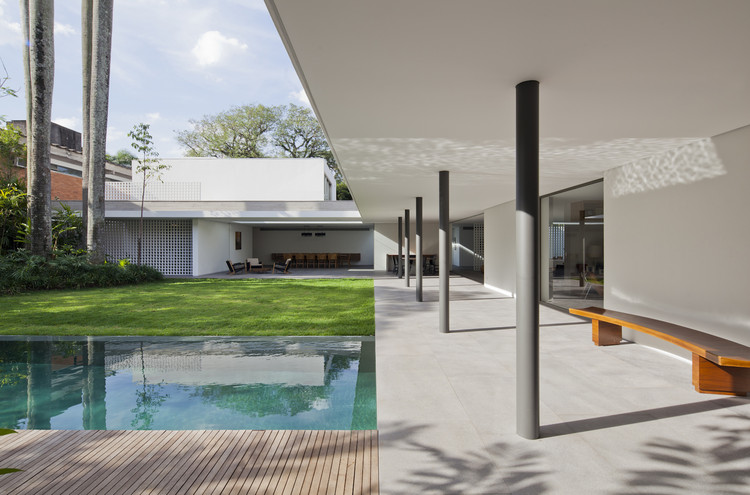 Casa Alto de Pinheiros / AMZ Arquitetos, © Maíra Acayaba