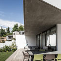 Casa Ewok / Fones Arquitectos - Casas, Patio, Fachada, Mesas, Sillas