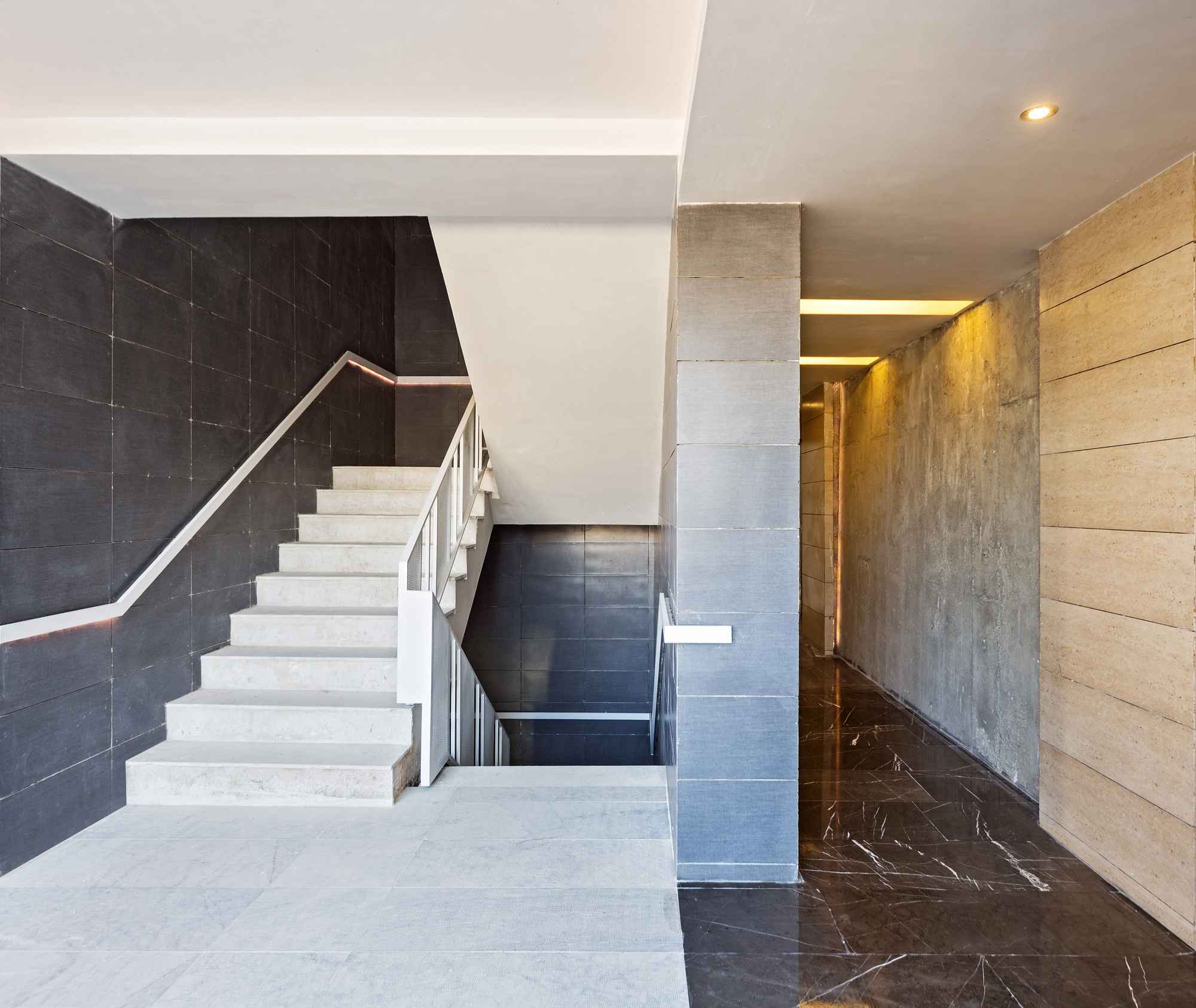 Gallery of Ham Saye Apartment / Razan Architects - 8