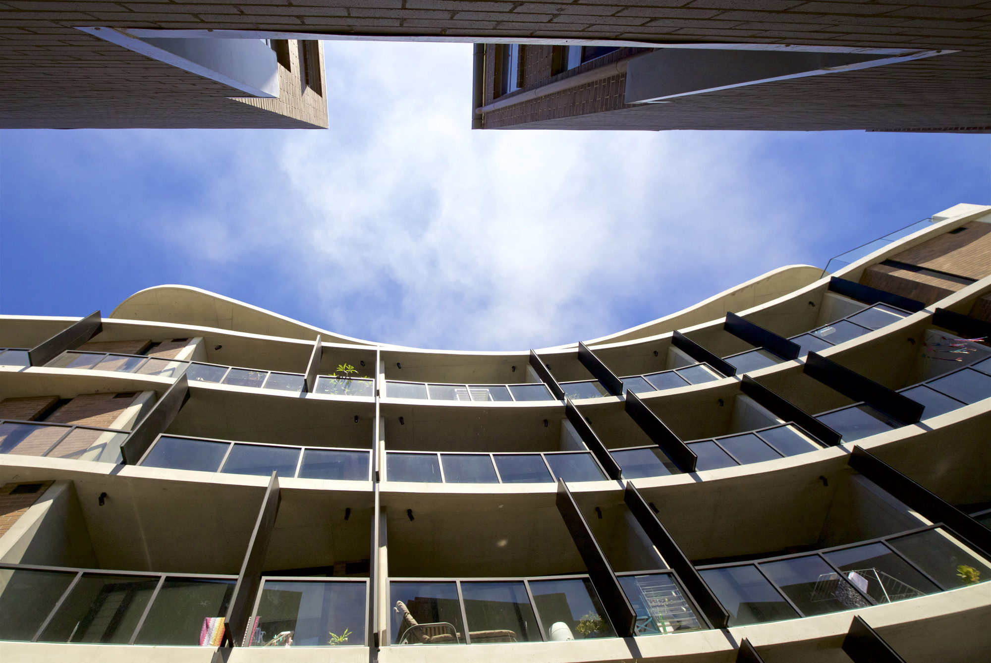 Gallery of Wave Apartments / Benson McCormack Architects 4