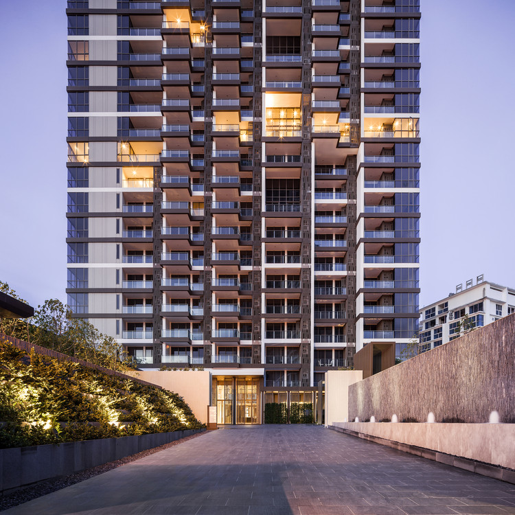 The Garden of Baan Plai Haad (the House at the End of the Beach) / T.R.O.P: terrains + open space - Windows, Facade, Cityscape