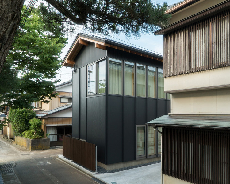 Housing Complex TM / Schenk Hattori - Windows, Facade