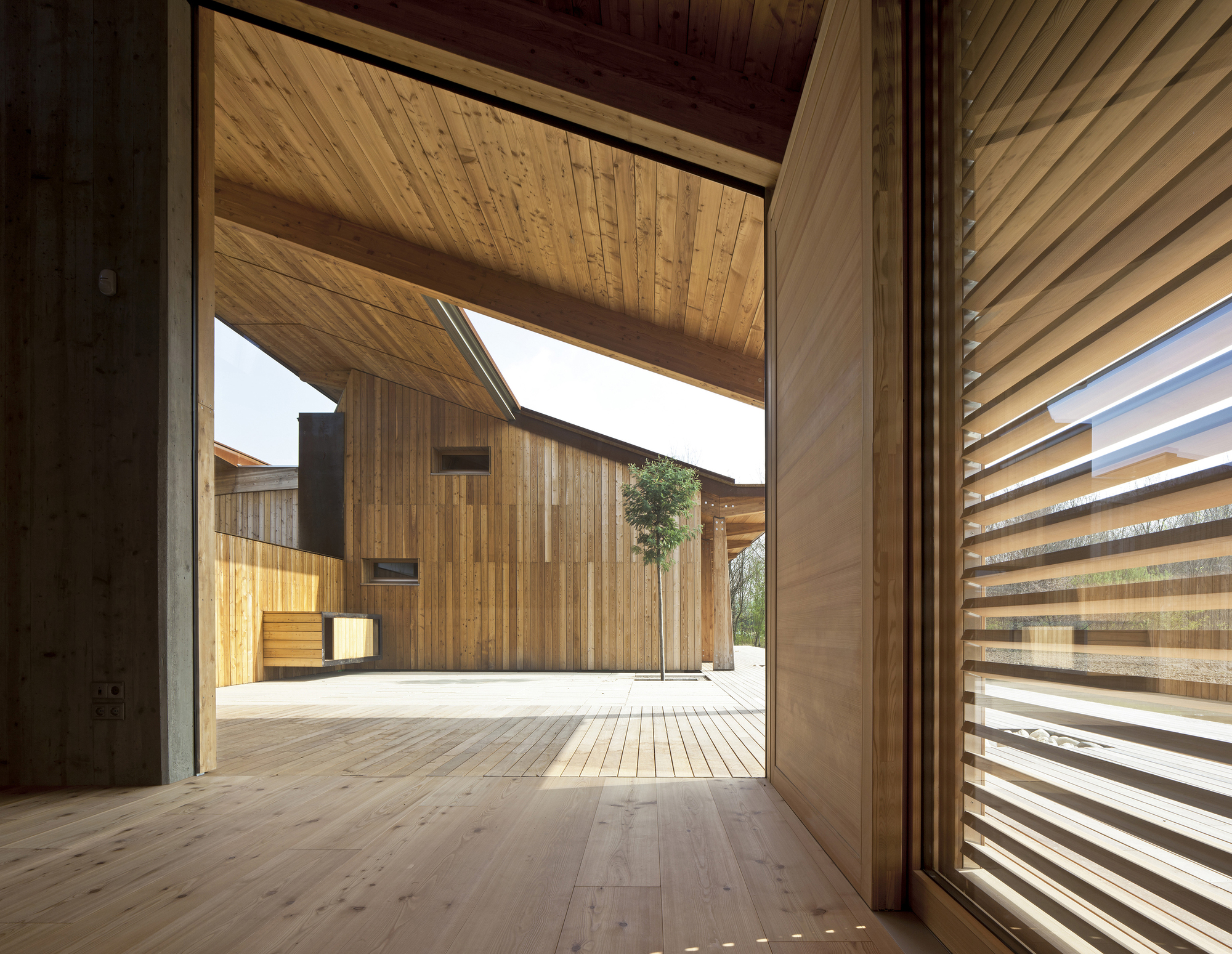 Gallery of Corte Bertesina / traversovighy architetti 4