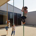 Ozora a Daichi no Jardín Infantil Shimoigusa / KINO architects - Edificios