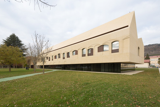Centro Psiquiátrico / VAILLO + ARCHITECTS + GALAR + VELAZ - Imagen 14 de 40