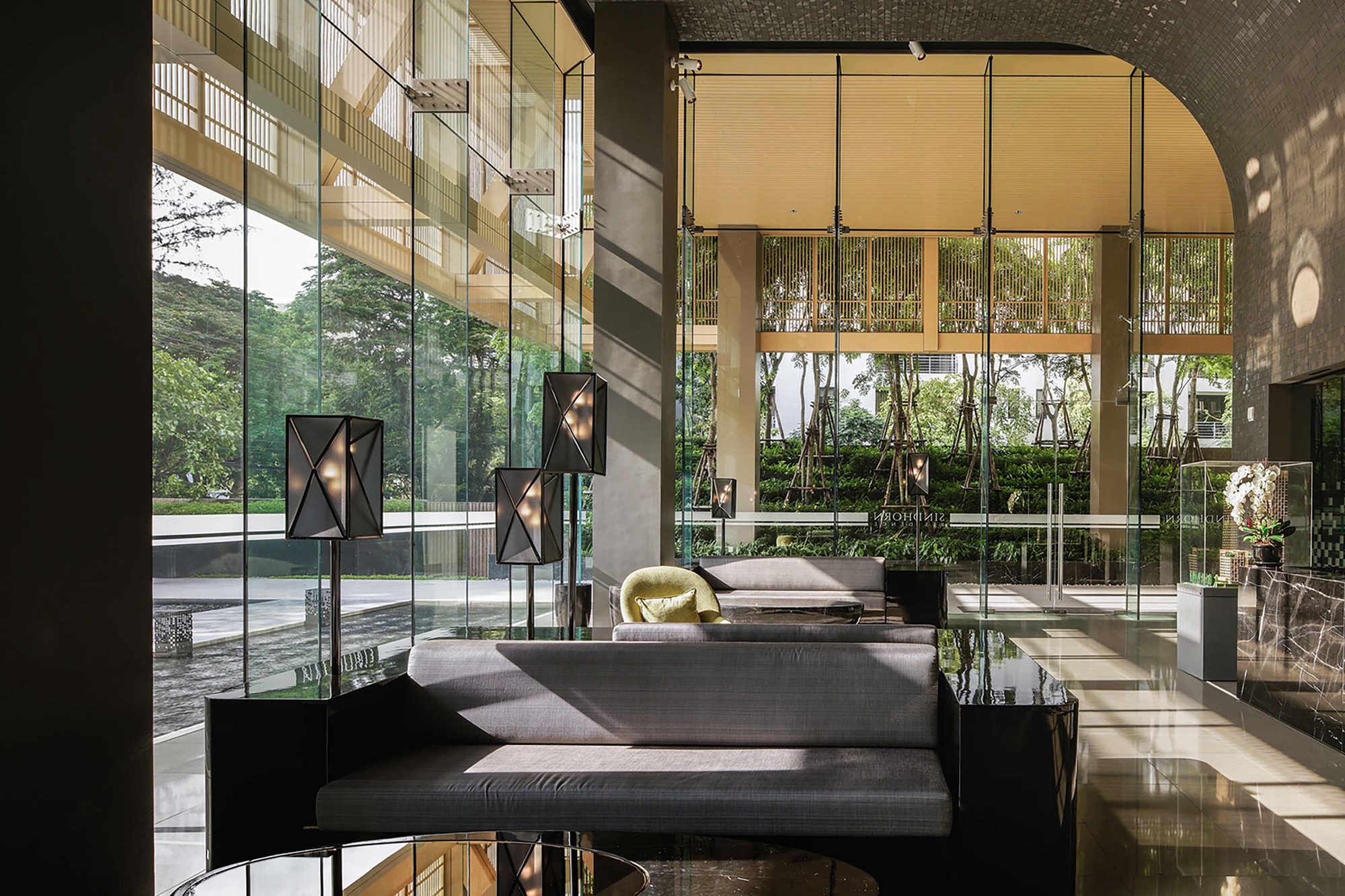 Gallery of The Garden of Sindhorn Residence / T.R.O.P - 6