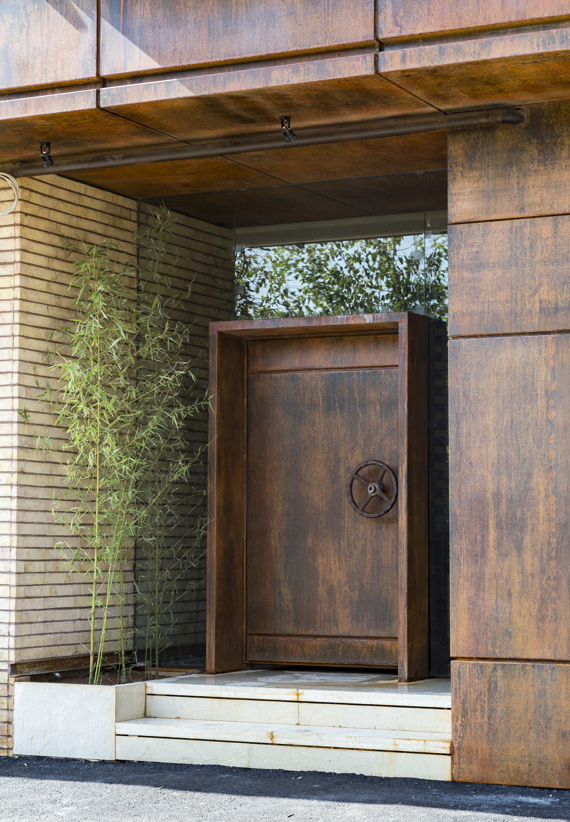 Gallery of Safari Residential Apartment / Ashari Architects 4