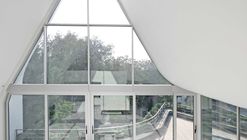 Villa para el hermano mayor / Next Office–Alireza Taghaboni