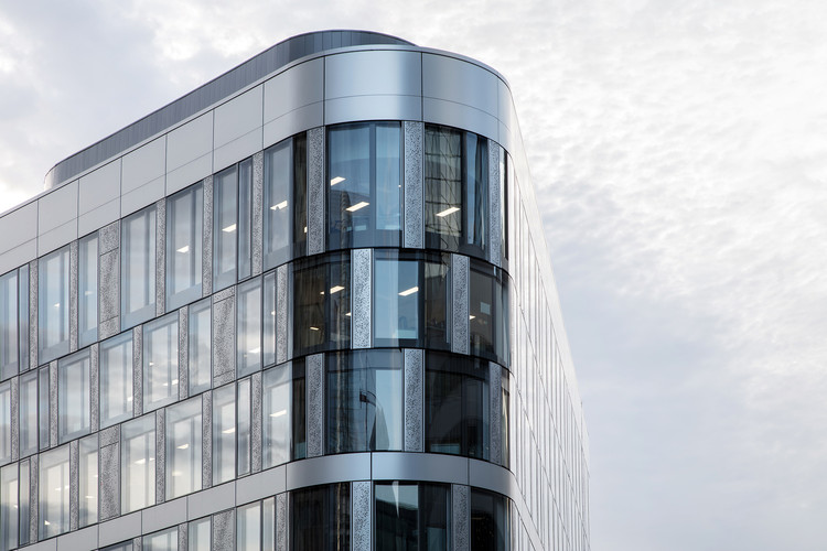 Ampère e+ Refurbishment of Sogeprom Headquarters / Ateliers 2/3/4