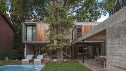 ARANZAZU House / Besonias Almeida Arquitectos