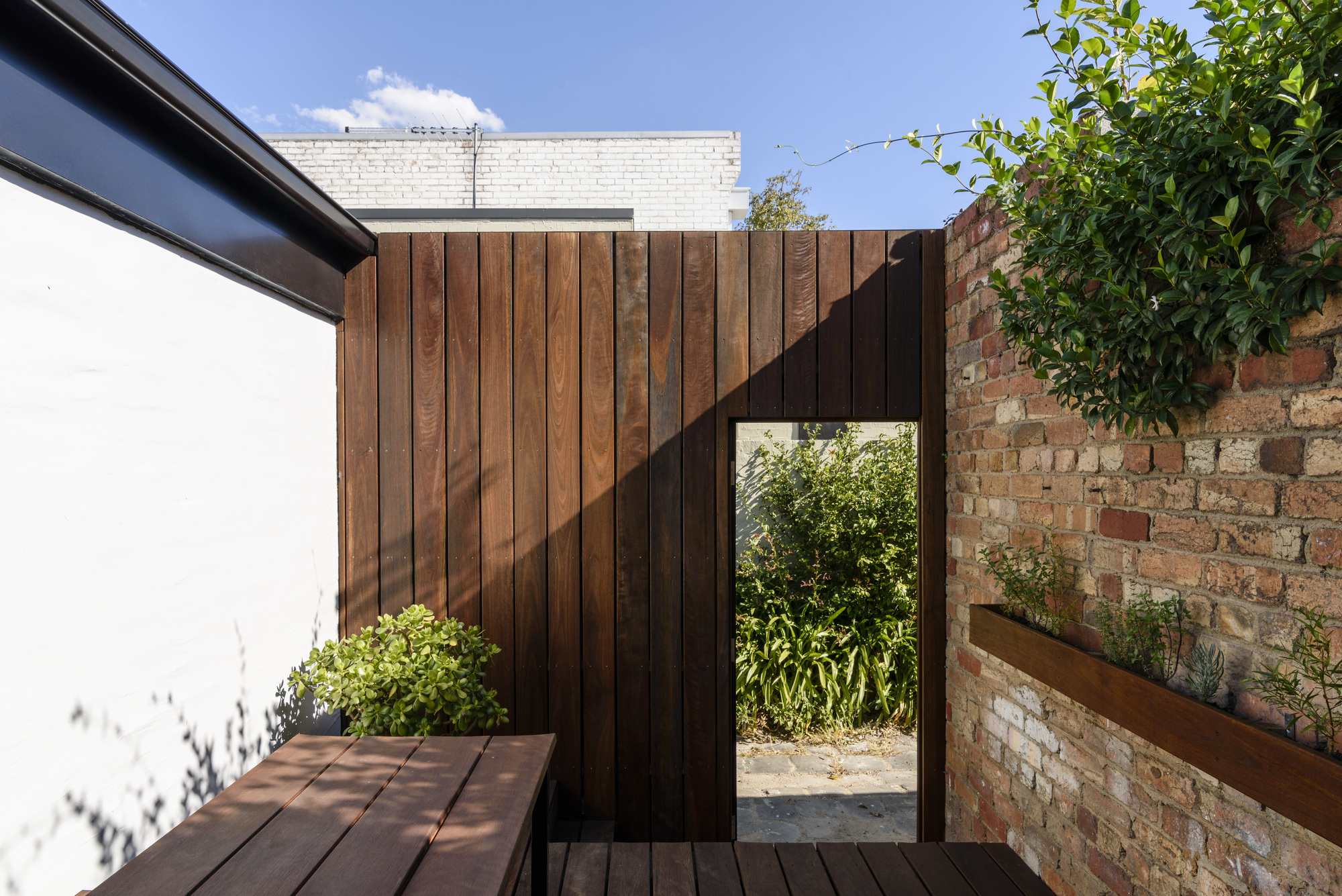 Gallery of Curtain Cottage / Apparte Studio 28