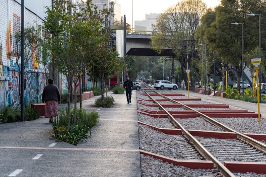 Cuernavaca Railroad Linear Park / Gaeta-Springall Architects Cuernavaca Railroad Linear Park / Gaeta-Springall Architects - Image 12 of 29
