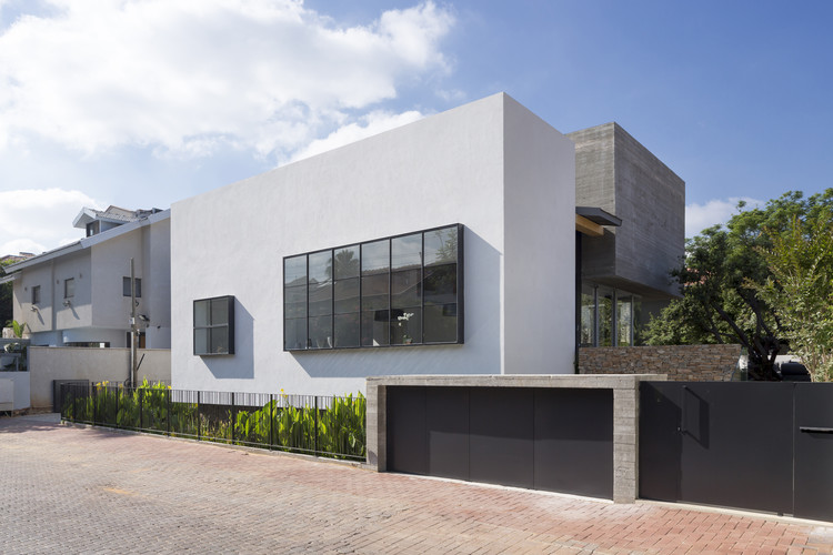 Villa in Herzliya Pituach / archiFETO - Windows, Facade