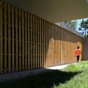 Indiferencia Gravitatoria  / Ruptura Morlaca Arquitectura - Casas, Jardín, Fachada